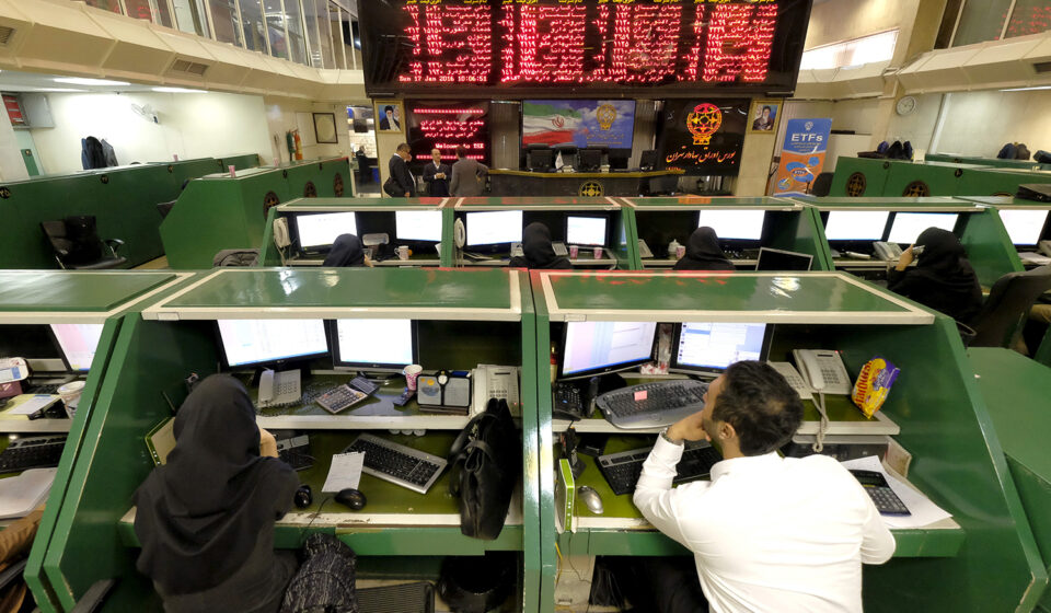 Stock Market Drop in Tehran Amid Conflict; Preserving Liquidity and Market Balance